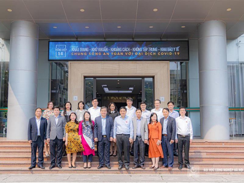 Video ảnh: Đoàn công tác Ủy ban Văn hóa, Giáo dục của Quốc hội làm việc với Đại học Công nghiệp Hà Nội