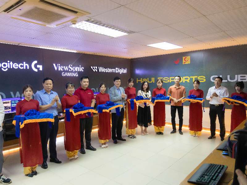 Video ảnh Trường Đại học Công nghiệp Hà Nội khai trương phòng máy thể thao điện tử