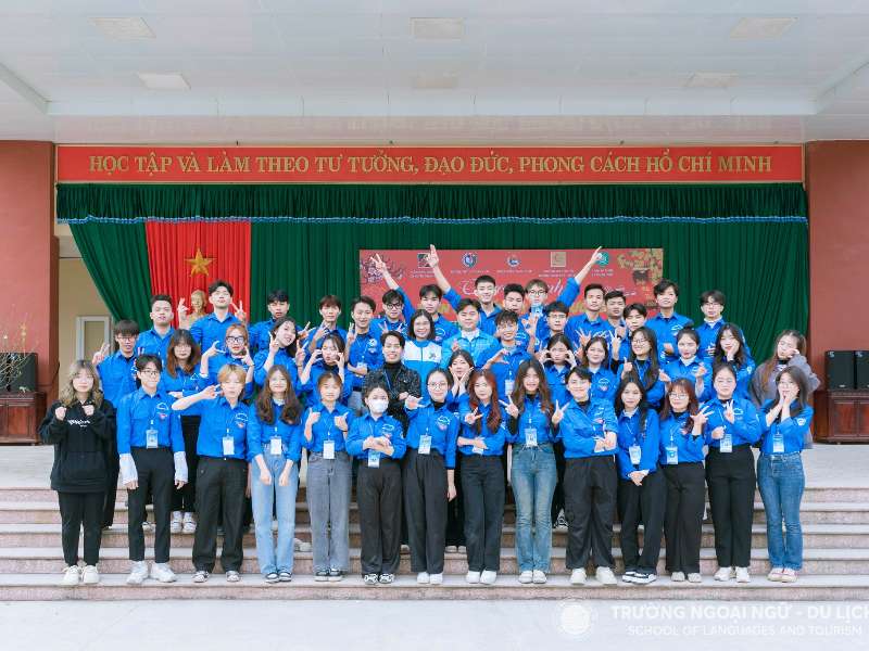 Tuổi trẻ Trường Ngoại ngữ - Du lịch tổ chức chương trình tình nguyện vì cộng đồng tại huyện Thanh Liêm, tỉnh Hà Nam
