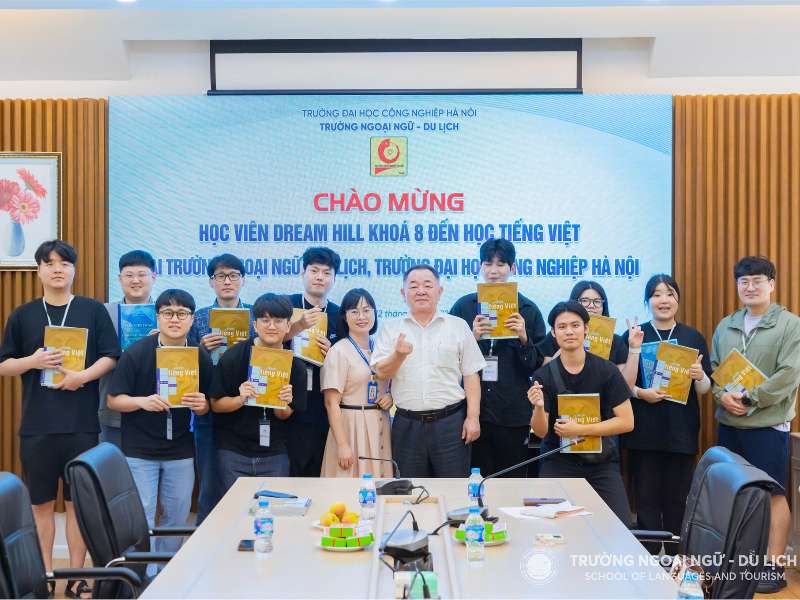 SLT: Chào mừng sinh viên Hàn Quốc khoá 8 tham gia khoá học tiếng Việt theo chương trình K–MOVE