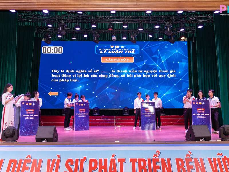 Feeteam của Liên chi Đoàn khoa Điện Tử tham gia cuộc thi Lý Luận Trẻ năm 2024