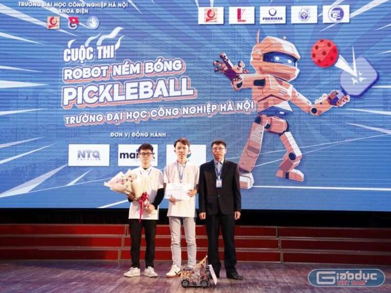 Trường ĐH Công nghiệp Hà Nội thắng lớn tại cuộc thi "Robot ném bóng Pickleball"