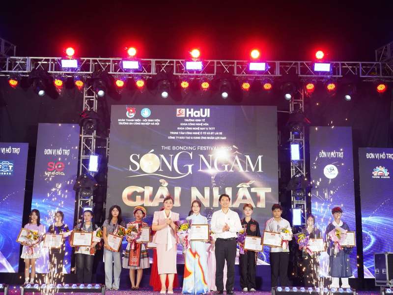 Ấn tượng và sôi động đêm Đại nhạc hội The Boning Festival