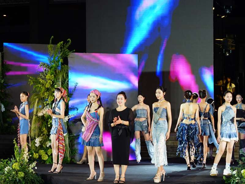 Sinh viên Khoa Công nghệ May và Thiết kế Thời trang HaUI cùng những dấu ấn tại GJFW 2025