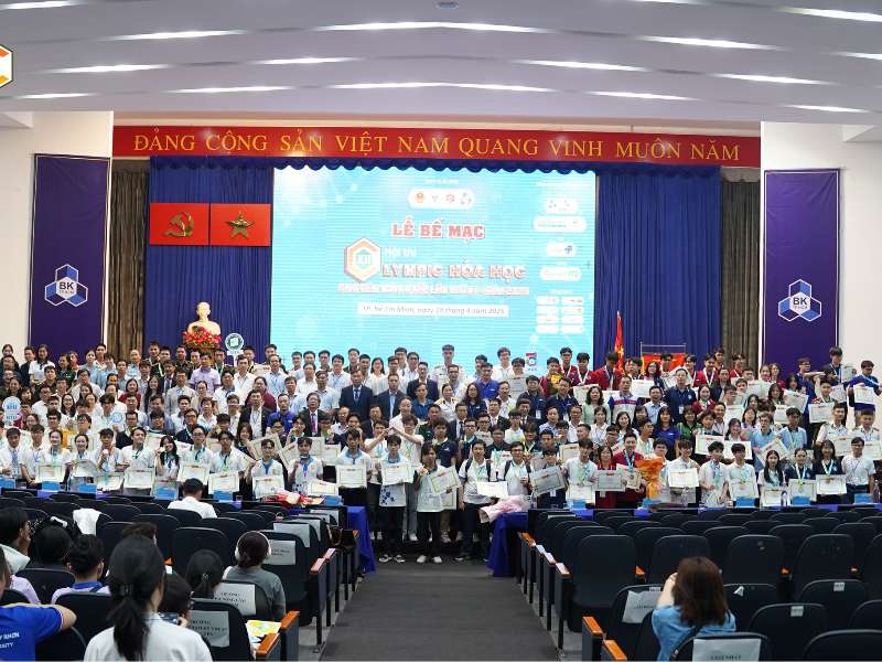 Sinh viên HaUI tỏa sáng trên sân chơi Olympic Hóa học, Toán học và cuộc thi khởi nghiệp sáng tạo quốc gia
