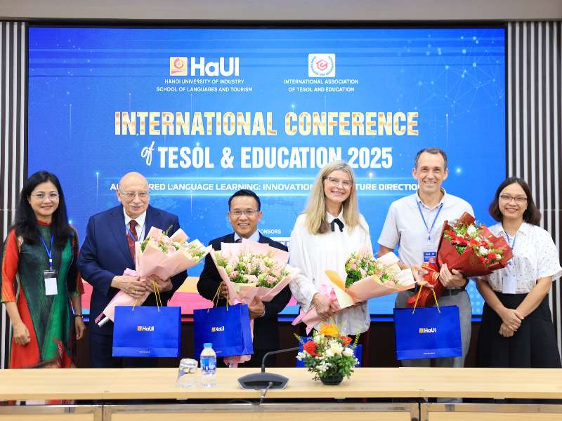 Trường Ngoại ngữ - Du lịch tổ chức Hội nghị Quốc tế lần thứ 5 của TESOL & Giáo dục