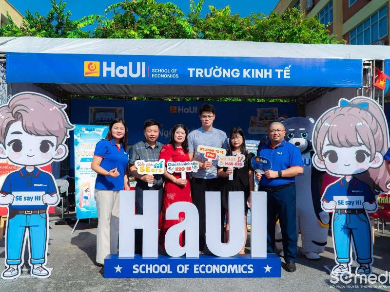 Trường Kinh tế tại Ngày hội chào tân sinh viên