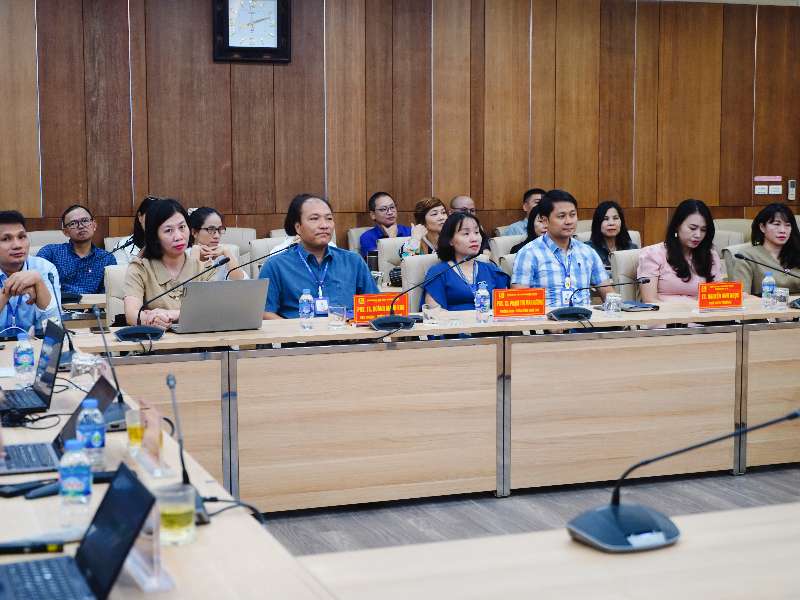Hội thảo “Khoa học tự nhiên - từ nghiên cứu cơ bản đến nghiên cứu liên ngành - Kết nối và Phát triển”