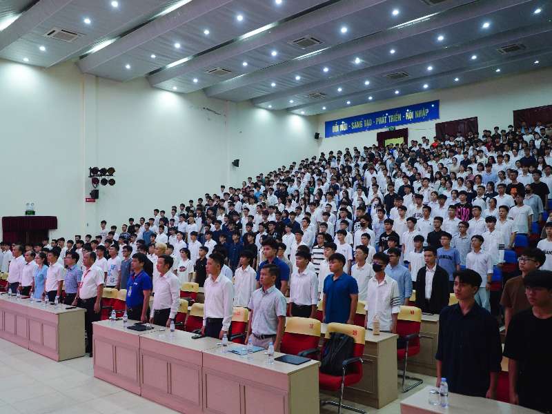 Lễ khai giảng Đại học khóa 20