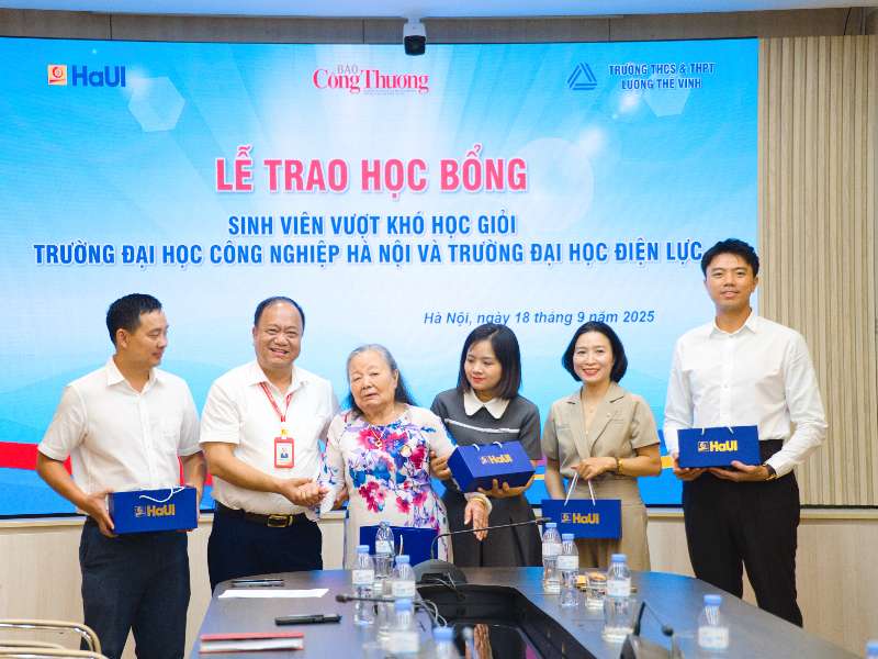 Lễ trao học bổng sinh viên nghèo vượt khó Trường Đại học Công nghiệp Hà Nội và Trường Đại học Điện lực