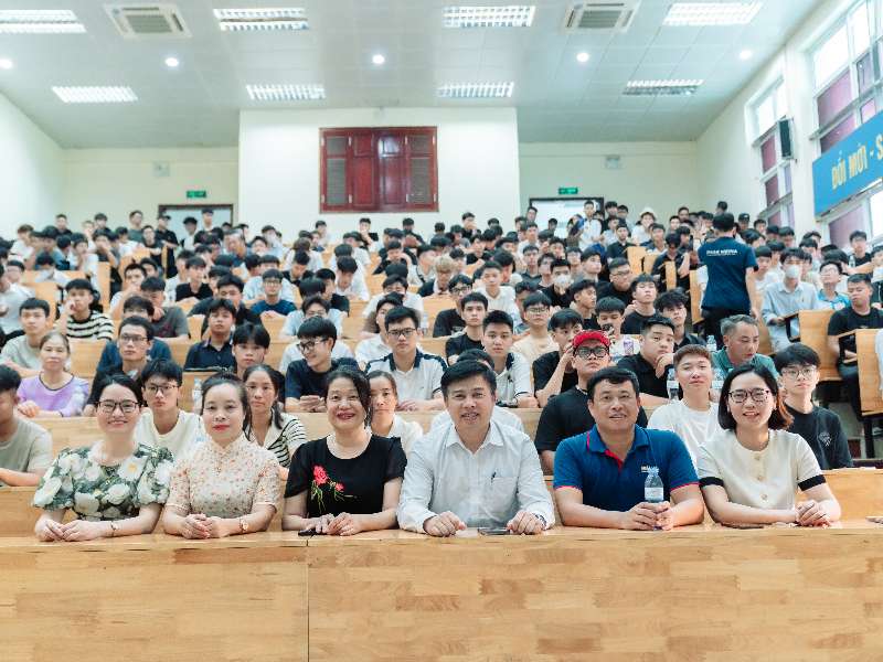 Ngày hội chào đón Tân sinh viên hệ Đại học khóa 20