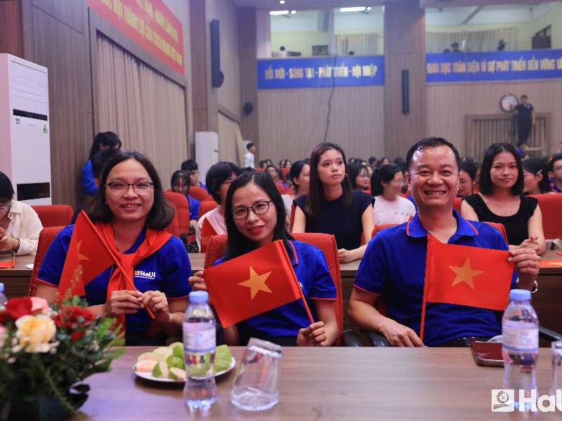 Tự hào Việt Nam - SLT