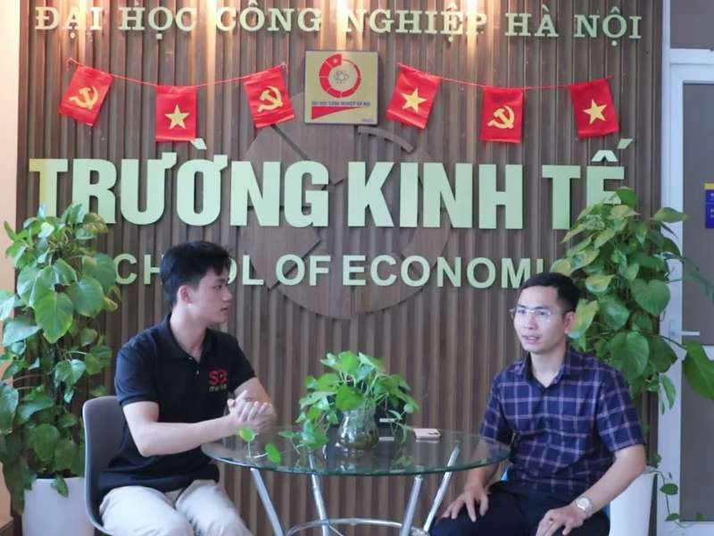 Phỏng vấn anh Nguyễn Văn Hải, cựu học viên cao học, Chủ tịch Hội đồng thành viên Công ty TNHH Kế toán và Đại lý Thuế ATC Việt Nam, Phó Giám đốc Công ty TNHH Kiểm toán và Định giá AGT
