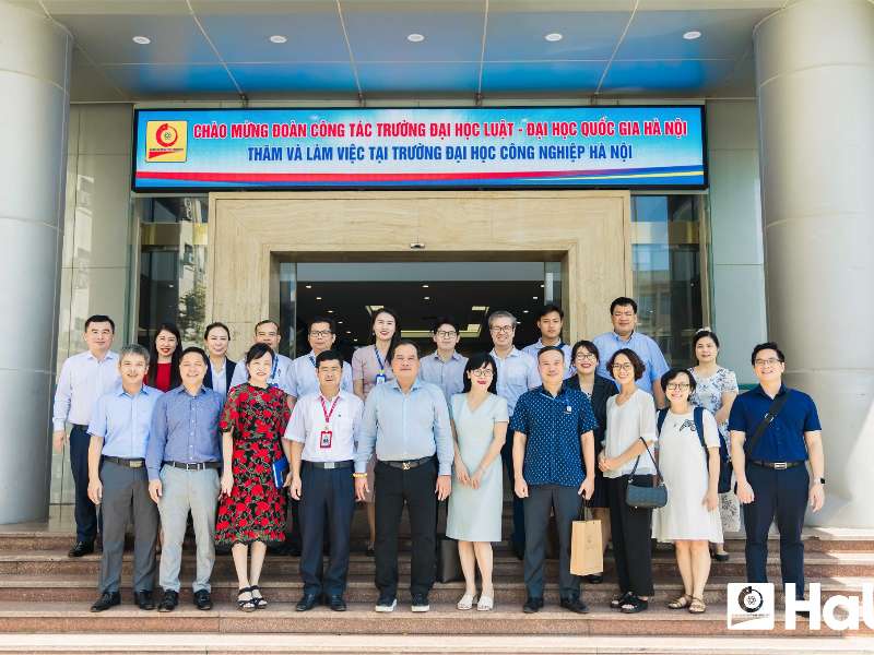 Đón tiếp Trường Đại học Luật - Đại học Quốc gia Hà Nội