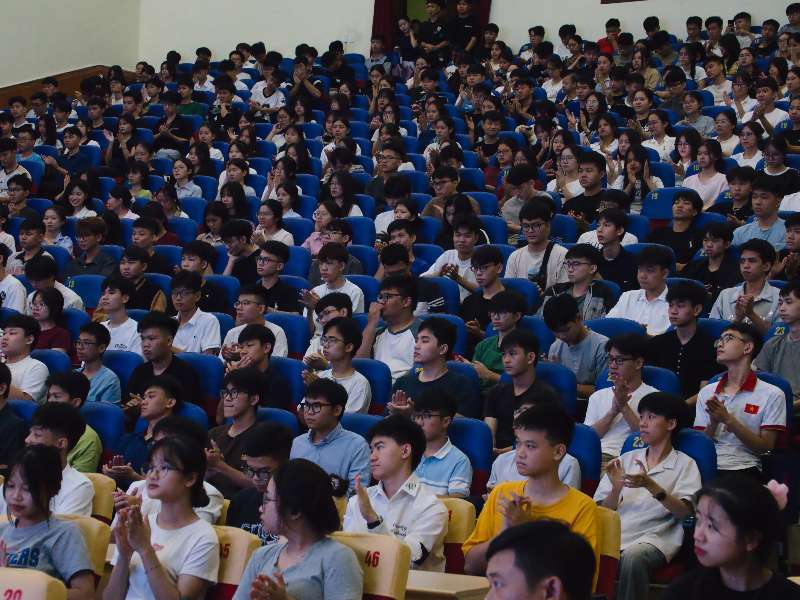 Tuyên truyền về công tác đảm bảo an ninh trật tự, quản lý cư trú và an toàn giao thông tại cơ sở đào tạo Ninh Bình