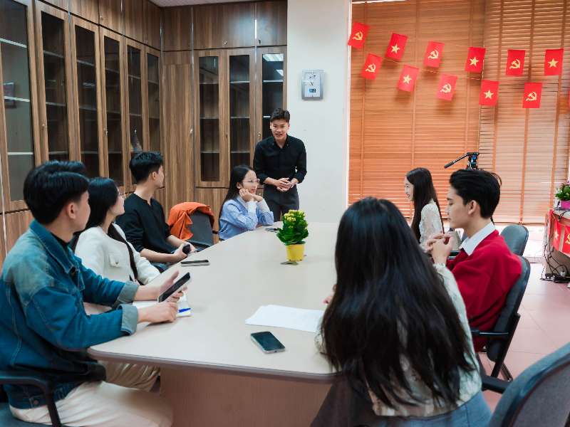 Training vòng chung kết Cuộc thi “Tìm kiếm tài năng MC" - HaUI MC Star 2025