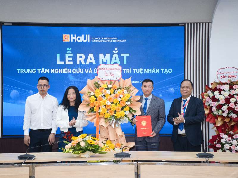 Lễ ra mắt Trung tâm Nghiên cứu và Ứng dụng Trí tuệ nhân tạo