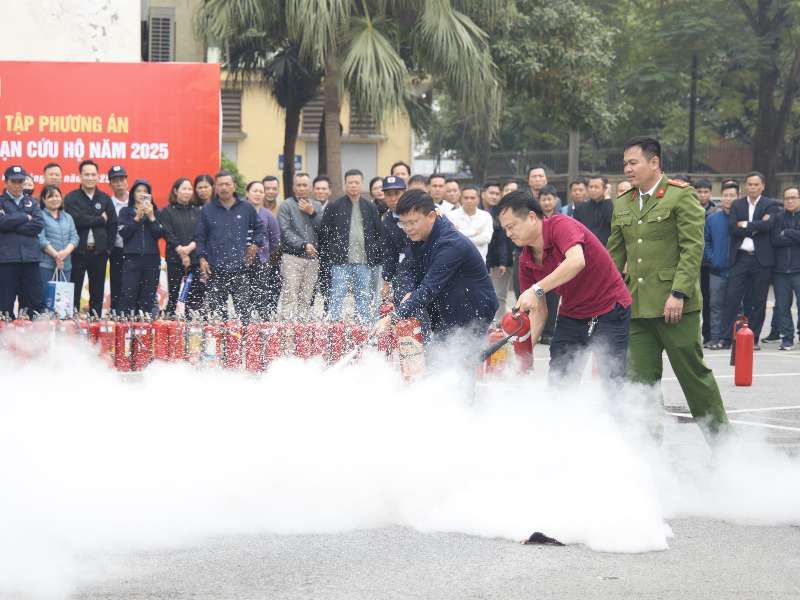 Tổ chức tập huấn nghiệp vụ, diễn tập phương án phòng cháy chữa cháy và cứu nạn cứu hộ năm 2025