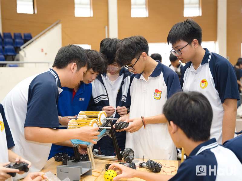 Recap Ngày hội STEM - ROBOTIC - AI tại THPT Chuyên Hùng Vương, Phú Thọ