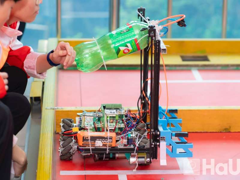 Robot Mini “Robot gắp phôi” 2026: Mở ra không gian thực hành cho sinh viên HaUI
