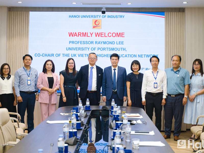 Đại học Công nghiệp Hà Nội và Đại học Portsmouth (Anh Quốc) mở rộng không gian hợp tác nghiên cứu học thuật