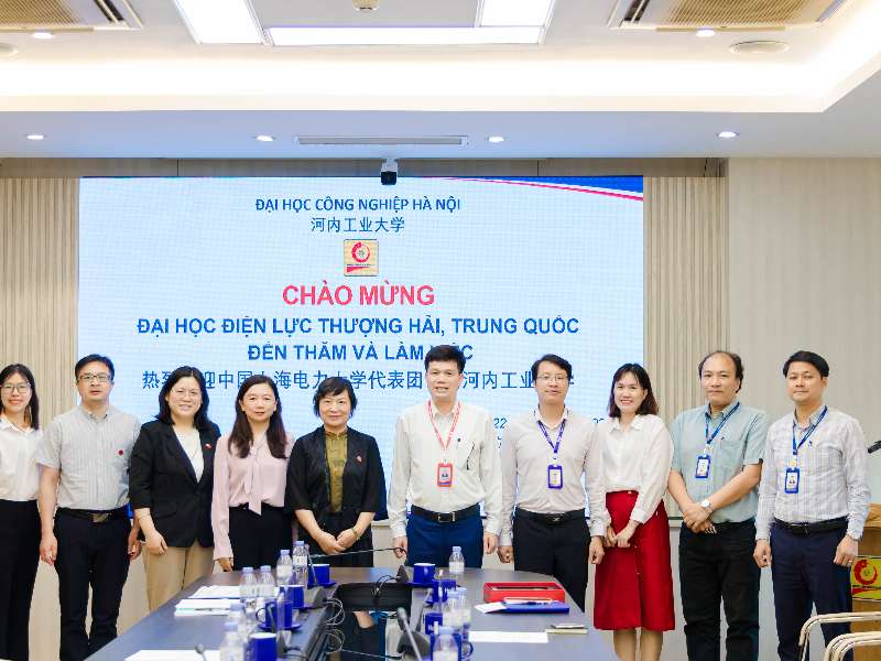 Đón tiếp đoàn cán bộ Đại học Điện lực Thượng Hải, Trung Quốc