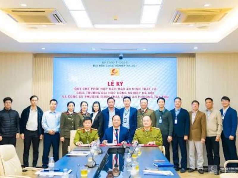 KINH NGHIỆM TRONG CÔNG TÁC XÂY DỰNG ĐẠI HỌC CÔNG NGHIỆP HÀ NỘI ĐẠT TIÊU CHUẨN “AN TOÀN VỀ AN NINH, TRẬT TỰ” VÀ XÂY DỰNG PHONG TRÀO “TOÀN DÂN BẢO VỆ AN NINH TỔ QUỐC” GIAI ĐOẠN 2021–2026